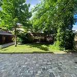 Cerny Tulipan - 3 *